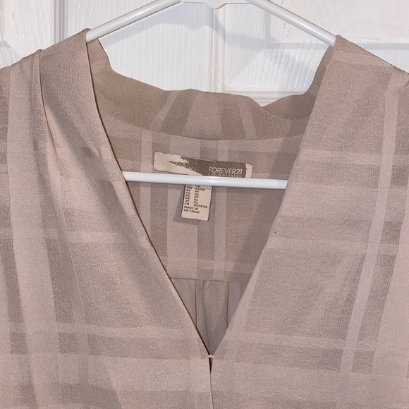 Women's Forever 21 Contemporary Neutral Blouse - Picture 3 of 4